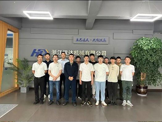 前路鄉(xiāng)退役軍人來漢達公司參觀學習，推動再就業(yè)新篇章