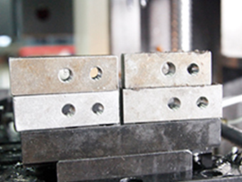 推土機(jī)配件-螺紋塊